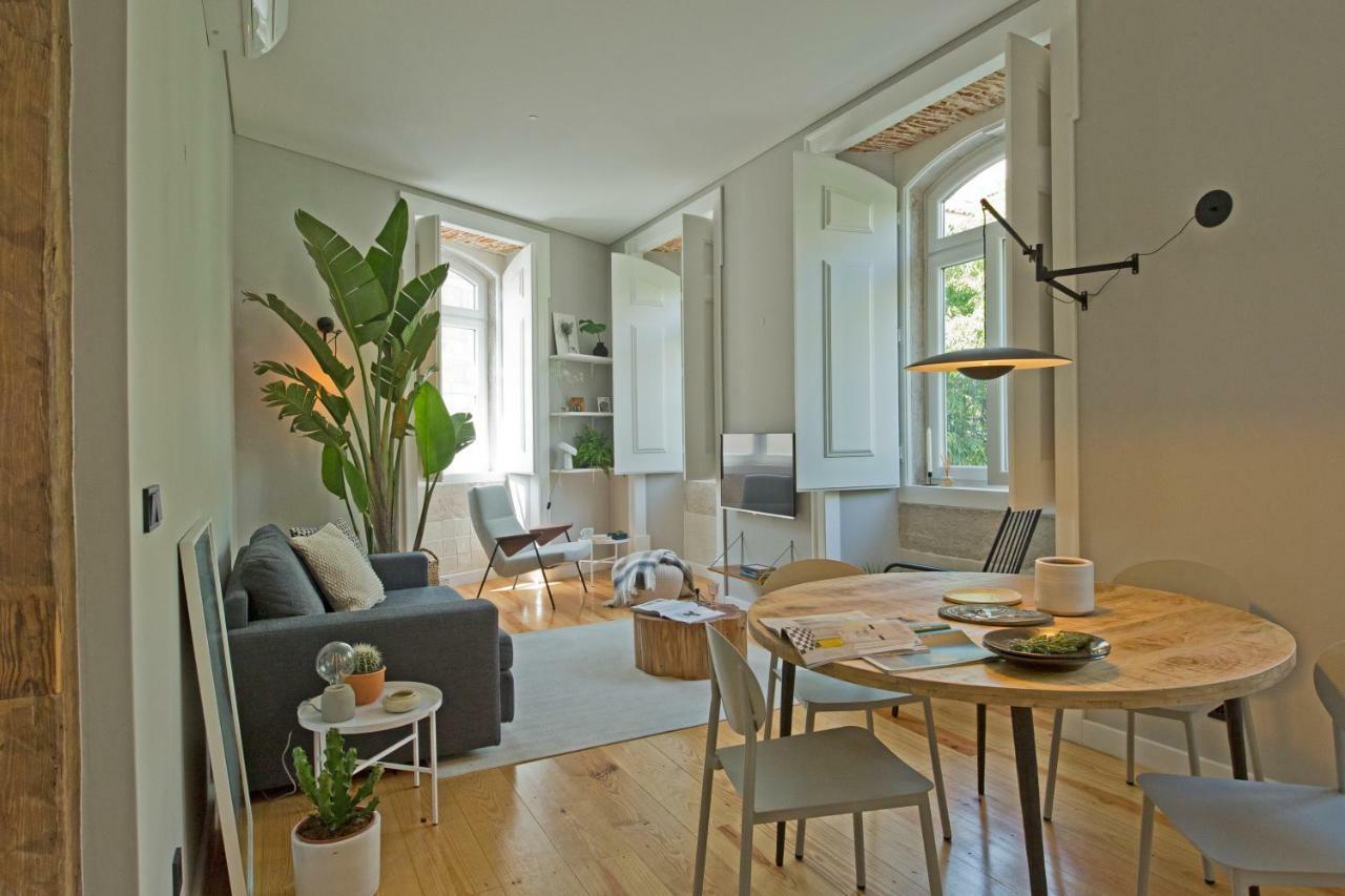 Update Urban Chic Flat In 19Th Century Building 2 Bedrooms & 2 Bathrooms & Ac Central Alfama District Lisboa Exterior foto